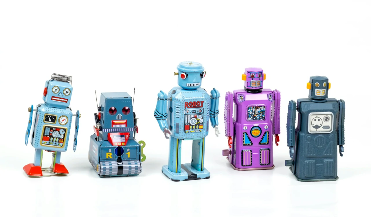 Robots picture by Eric Krull on Unsplash